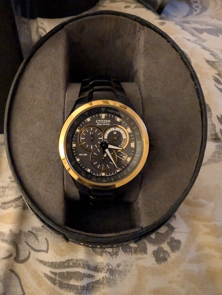 Citizen H500-S088372 black and gold Eco-Drive