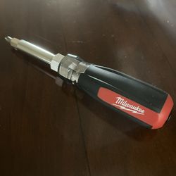 MILWAUKEE   13 - 1  Screwdriver