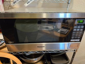 Clean slightly used microwave