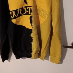 WU-TANG WOMENS SWEATER IN XS & SM