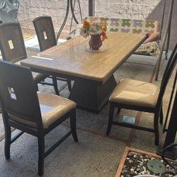 Dinner Table Free 