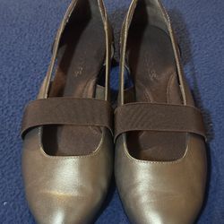 Women’s New Aerosoles, Gold & Brown Size 8