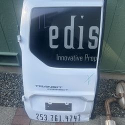 Rear door from Ford Transit Connect 2022 with all spare parts... damage in the photo