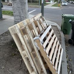 Free Wood Pallets 
