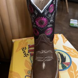Girls Boots