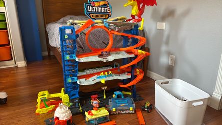 Hot Wheels Ultimate Garage Playset