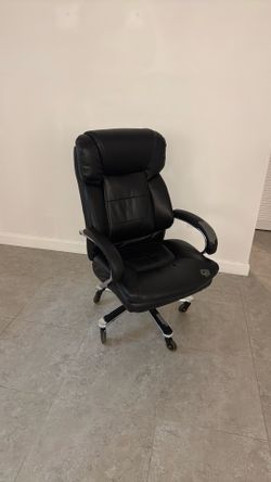 Free desk chair- Only have 2 details easy to repair