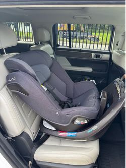 Nuna swivel car seat