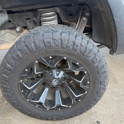 Tires 35x12 NITRO and rims 20” FUEL