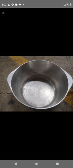Cash Only - 10 qt Pot $33