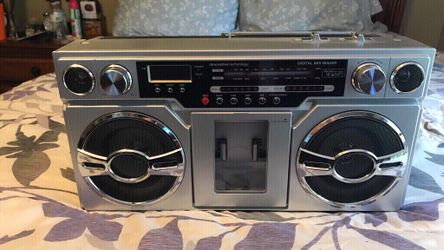 Innovated technology boombox radio and MP3 player