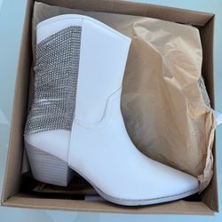 Women’s cowgirl boots size 10 with zipper