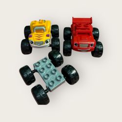 LEGO Mega Bloks Blaze and the Monster Machines – Blaze, Stripes & Bonus Chassis (3-Piece Lot)