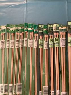 46 Assorted Clover Bamboo, Susan Bates Metal and plastic Knitting Needles And New knitting Bag