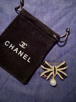 Bow Brooch