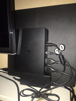PS4 with VR HEADSET and Wireless Remote