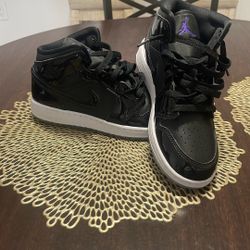 Jordan 1 Glossy And Jordan 4 Black Cats