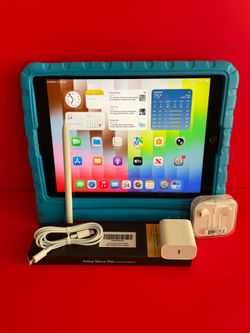 Apple IPad 8th Generation (10.2” Retina/ Latest iOS 26 / 2020 model) 32GB with kids case, Pen & Accessories