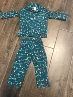 $3 Gymboree Pjs 2T📍8920 Clearwood St Houston, TX 77034