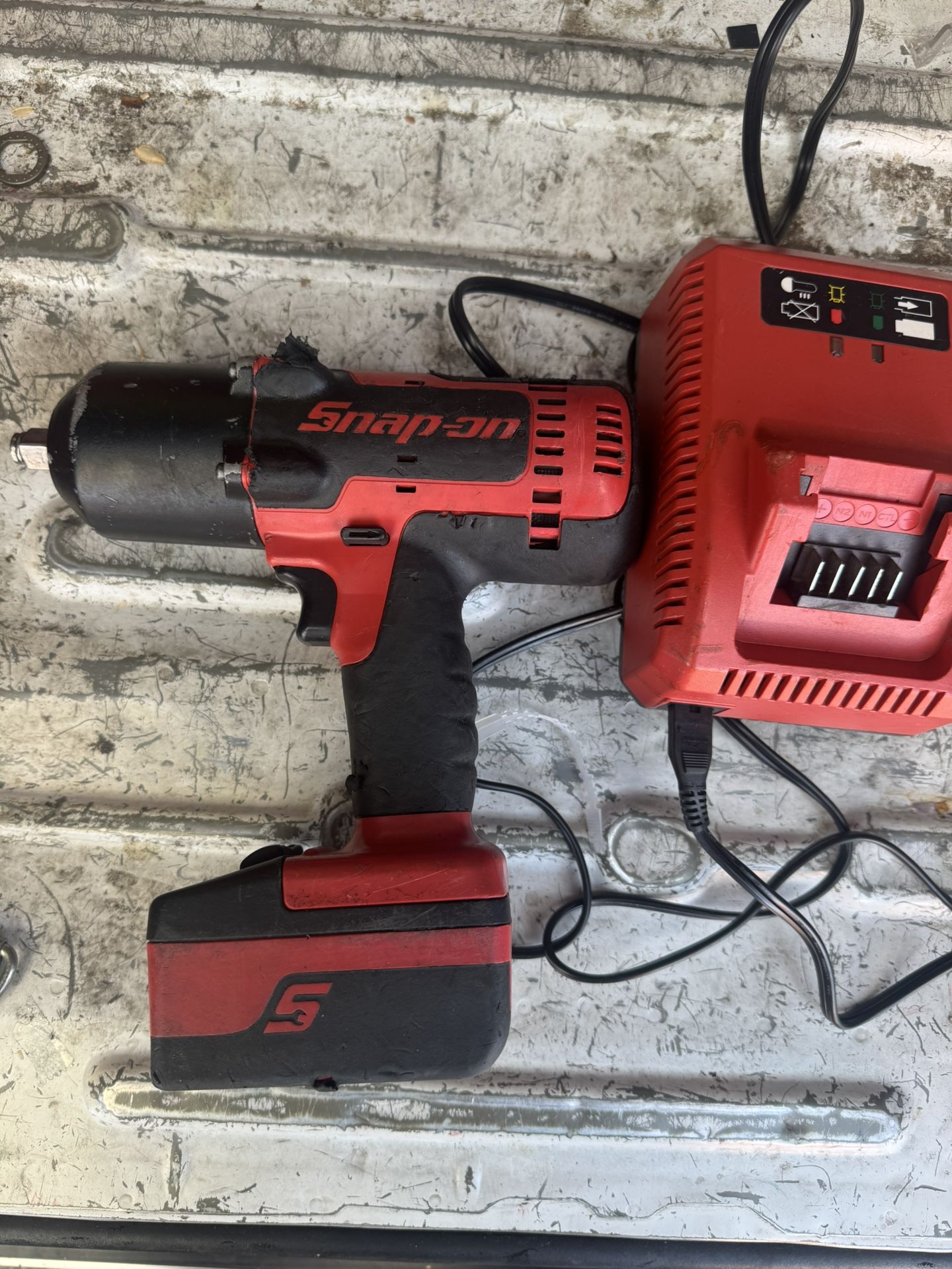 Snap-On CT8850 18v Battery Impact Wrench + Battery + Charger