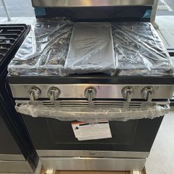 GE- 5 Burner Gas Range w/ Griddle & Air Fryer