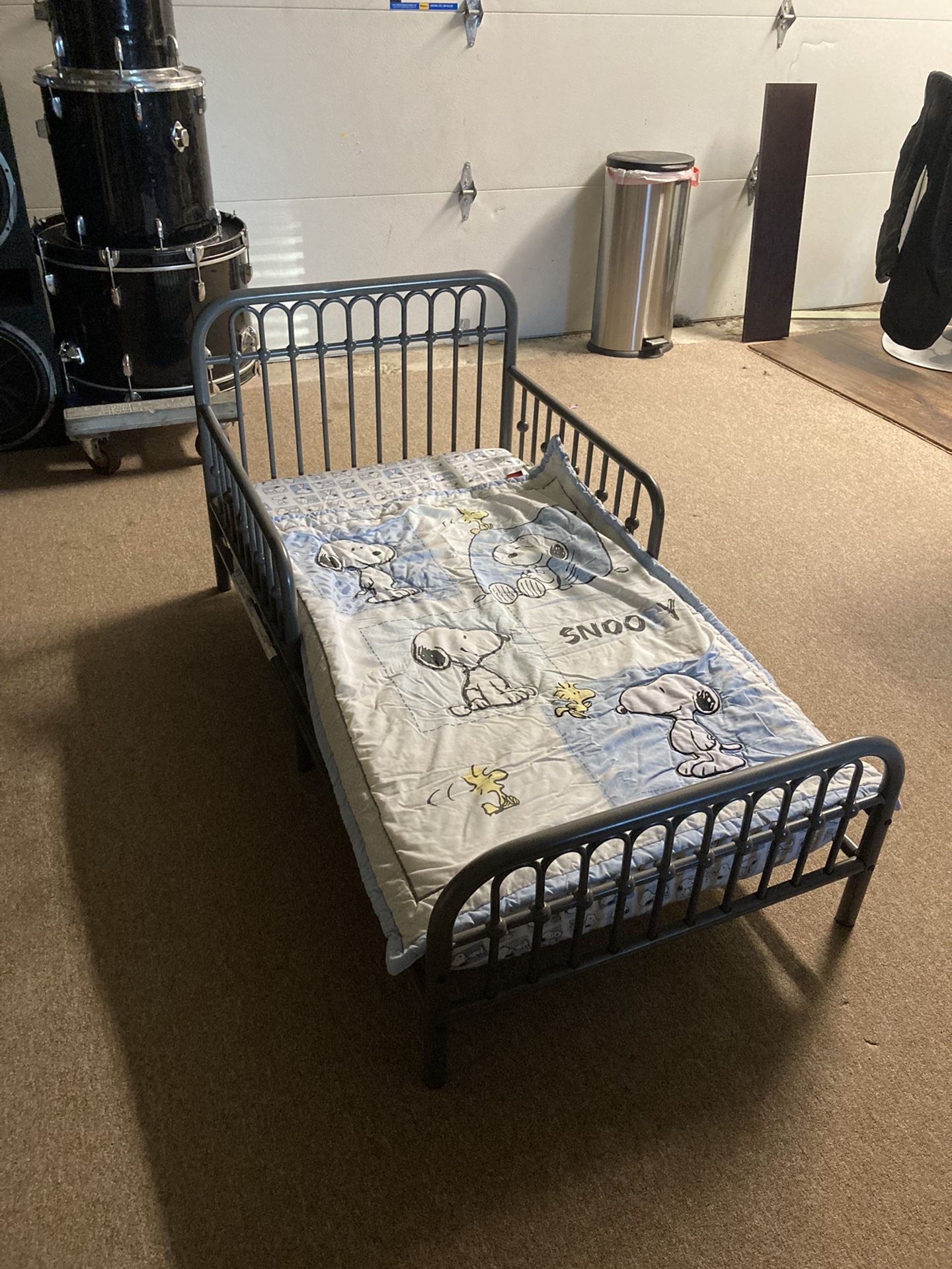 Toddler Bed with Mattress and Bedsheets