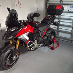 2025 ducati Multistrada V4 Pikes Peak