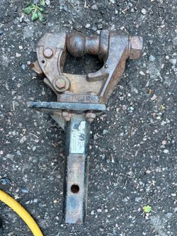 Heavy Duty Pintle Hitch hook and hitch ball mounted 2" receiver