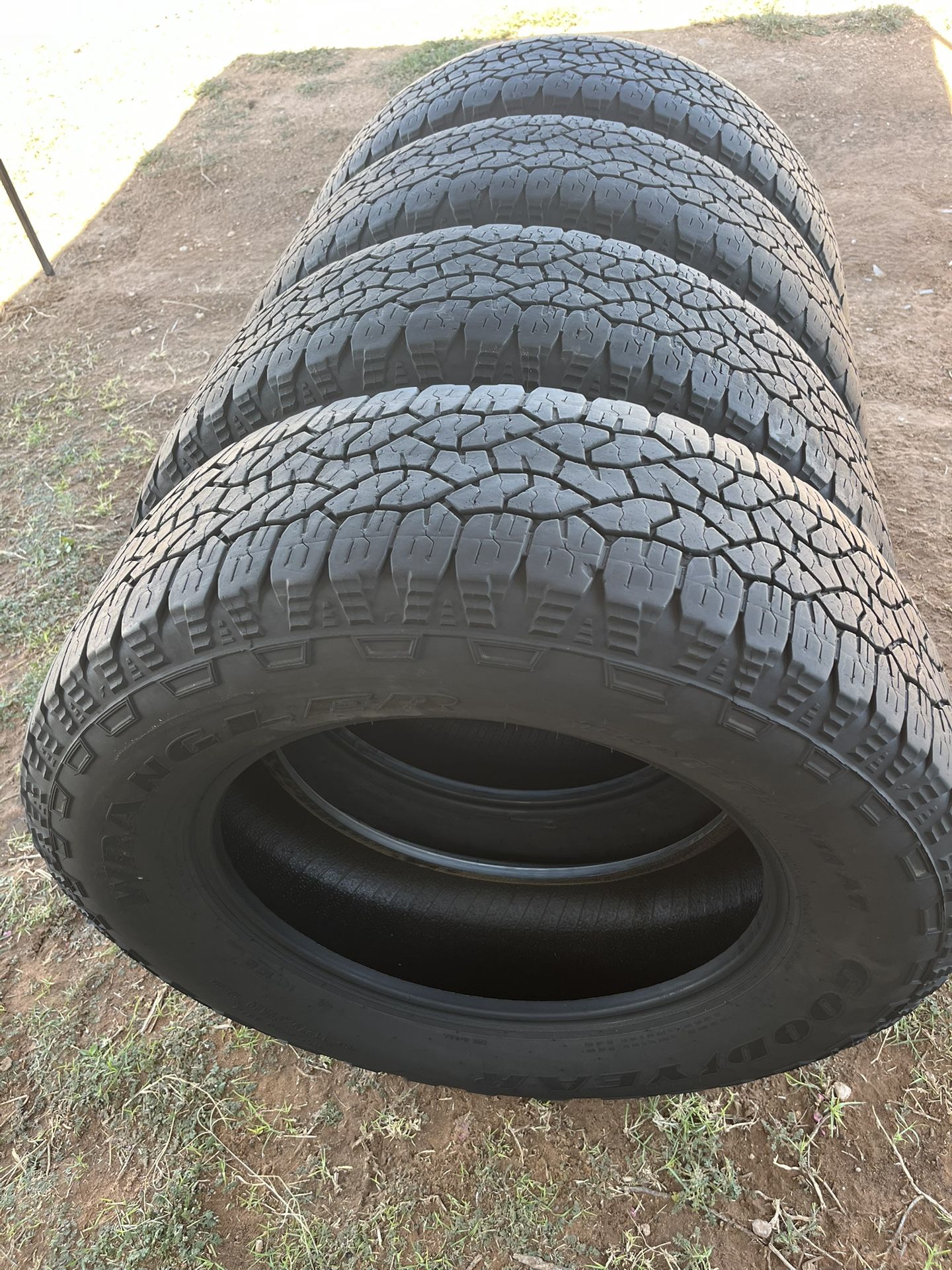 275/65R20 Goodyear wrangler Tire Set Of 4