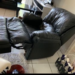 Recliner Chair $50 🎁🛋🎈 Furniture, Living Room And House Furniture, Office Furniture, Bedroom Furniture, Good Deal, Couch, Chair, Rocking Chair.