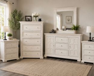 Entire bedroom furniture set/dressers/king