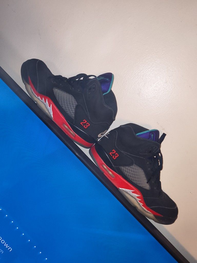 9.5 Men's Jordans