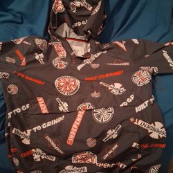 (Rare)Independent Truck Co. Pullover Nylon Hoodie.(vendor Sample)