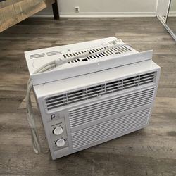 Window AC Unit