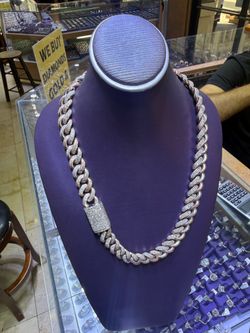 14k 388 grams Two tone rose and white 27 inches 17.5mm Natural diamonds 40 carats VS quality
