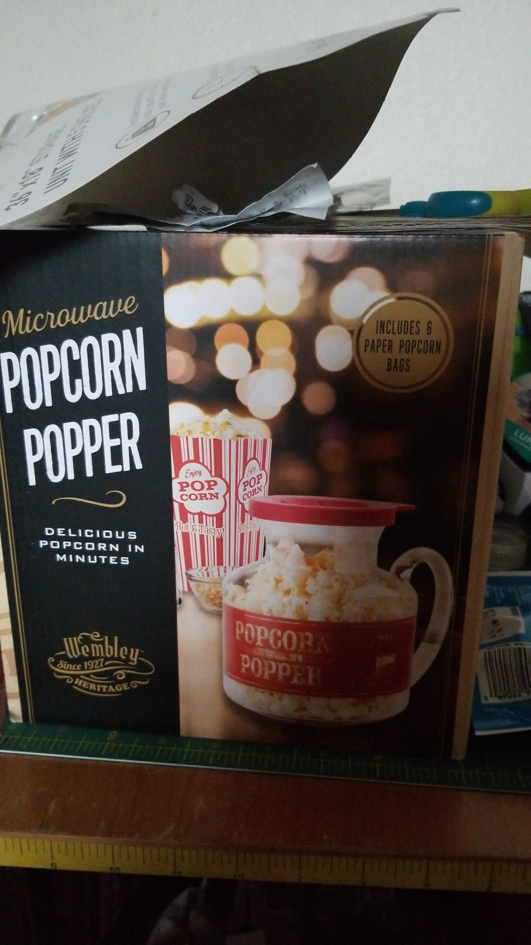 Popcorn maker. Microwave