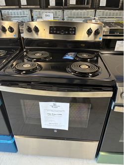 SHOP NOW PAY LATER with snap/  Freestanding electric range on sale Save up $500