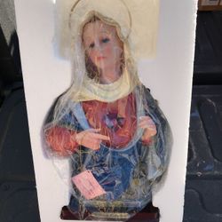 Biblical “St. Mary” statue/display