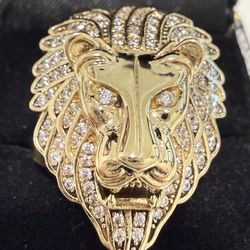 10 KT  Lion Diamond Ring