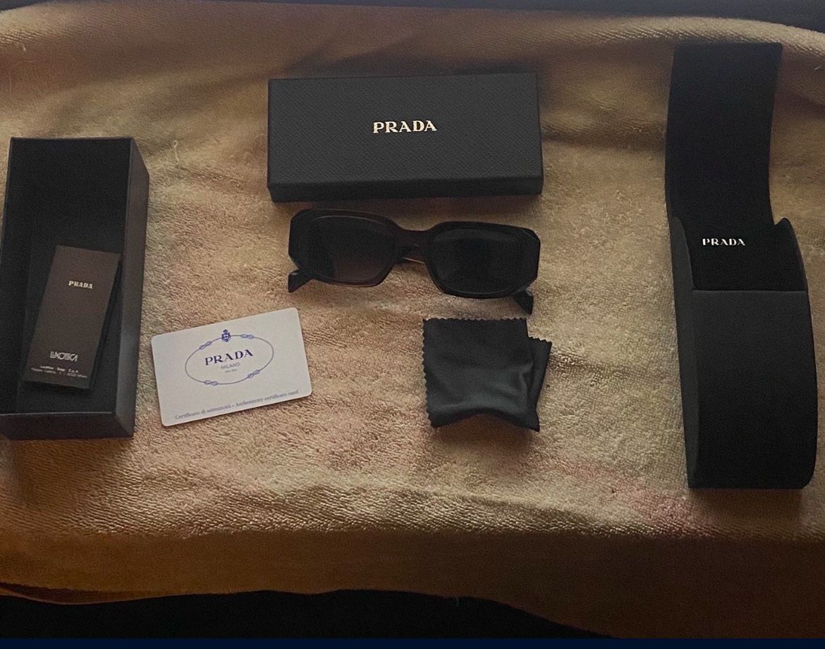 Prada Sunglasses Black( No Box)!!!
