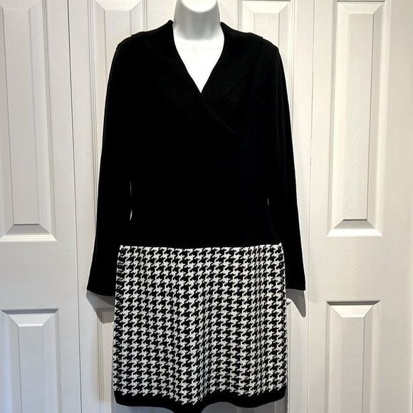 Venus Black Houndstooth Long Sleeve Knit Dress Size M