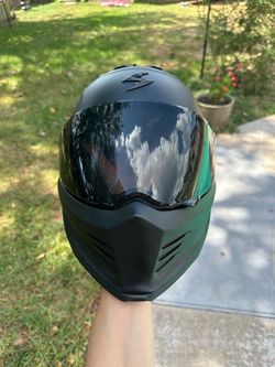 Women’s motorcycle helmet