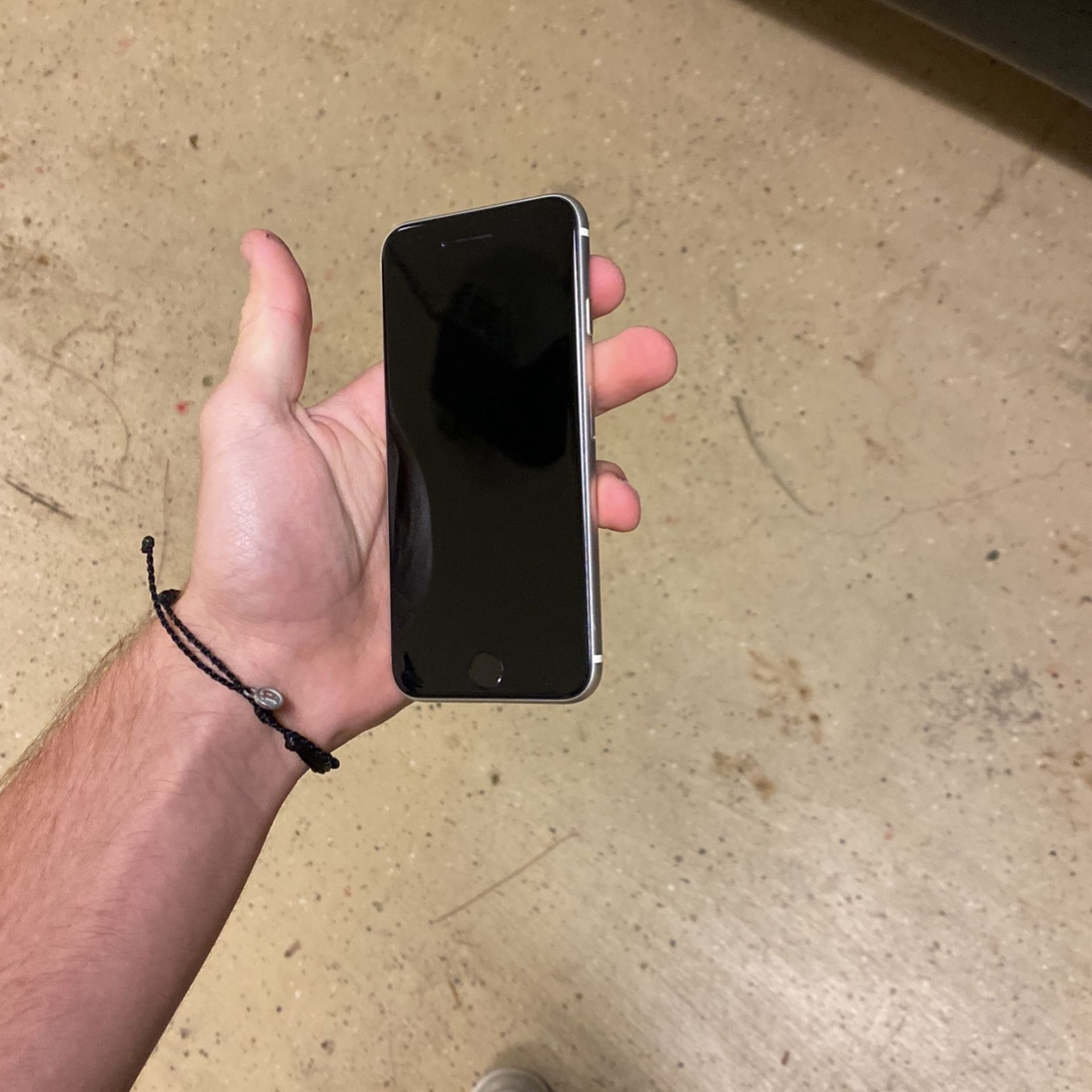 iPhone SE with Tik Tok 