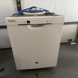Large Capacity Dishwasher 