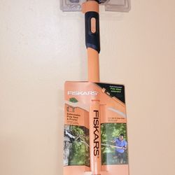 Fiskars Expendable Pole Saw & Pruner 