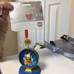 DISNEY ORNAMENT COLLECTION CELEBRATING 90 YEARS PLUTO N E W