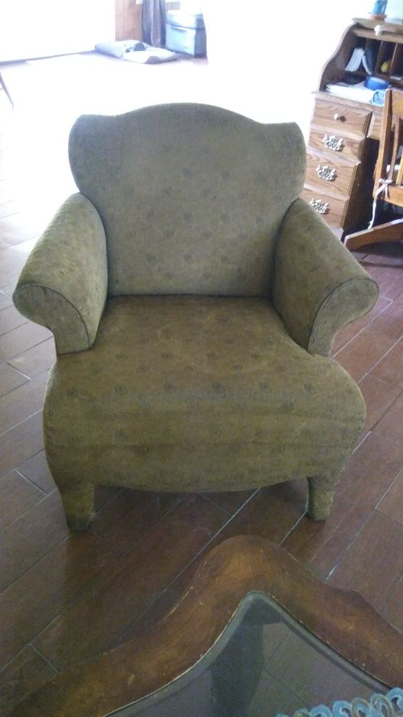 Sofa chair for Sale in Nuevo, CA - OfferUp