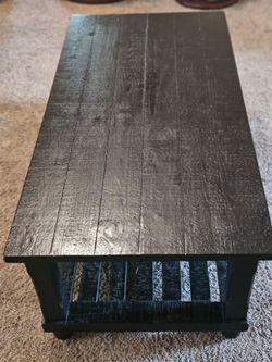 Sofa, sette, and coffee table