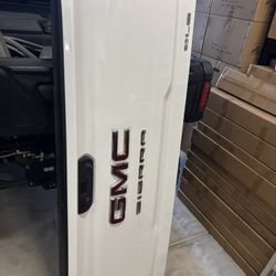 GMC serria SLE Model Tailgate 