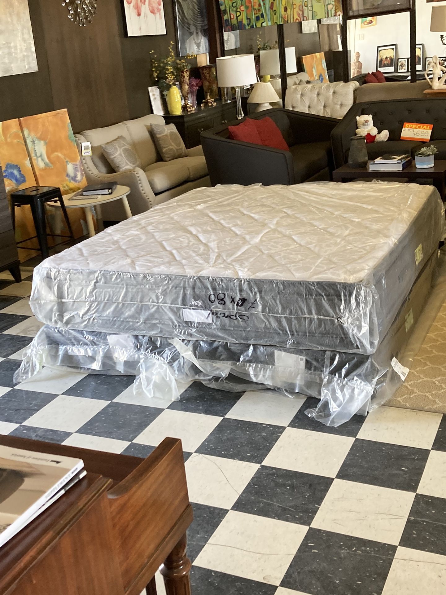 King Size Sealy Hotel Edition Double Sided With Box Springs Comfyyyyyy